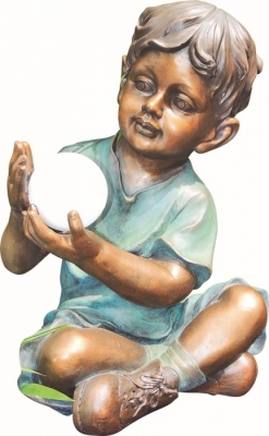 Figur Leon mit leuchtendem Solarball
